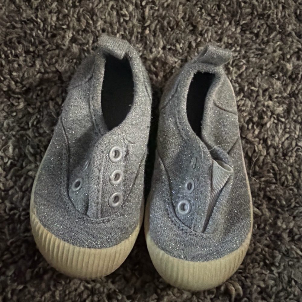 Kids Slip-On Glitter Canvas Shoes in Gray